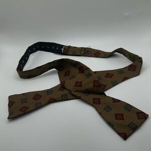 Vintage brown square bow tie